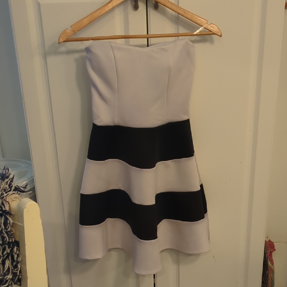 Charlotte Russe Black and White Strapless Dress
